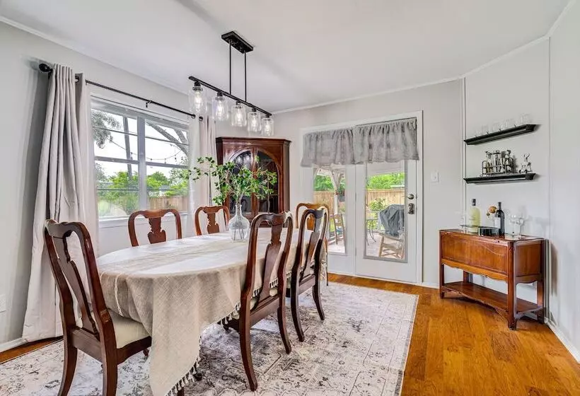 Pet Friendly Round Rock Home Near Dell Diamond!