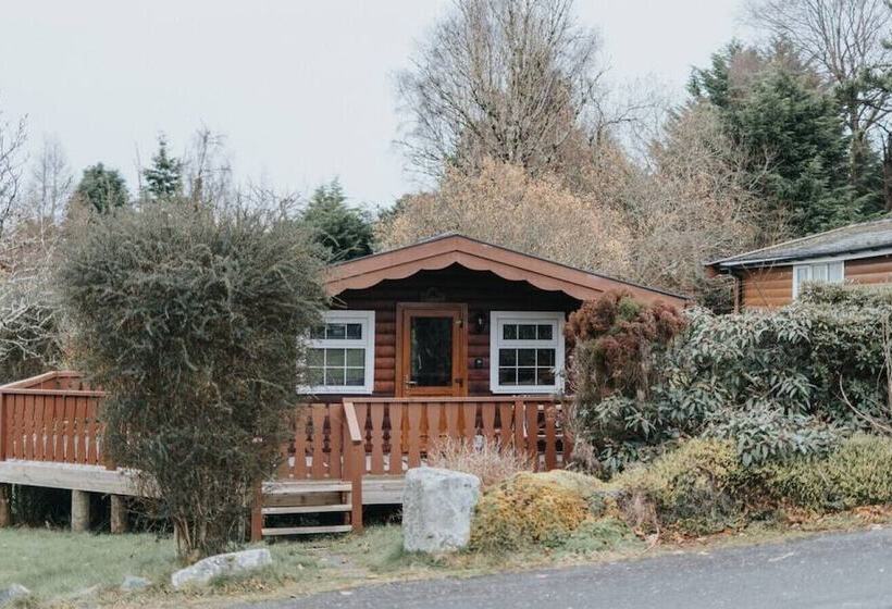 Rustic & Cozy 2 Bed Log Cabin Retreat
