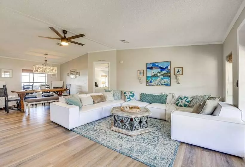 St Augustine Home W/ Dock & Lift On St Johns River