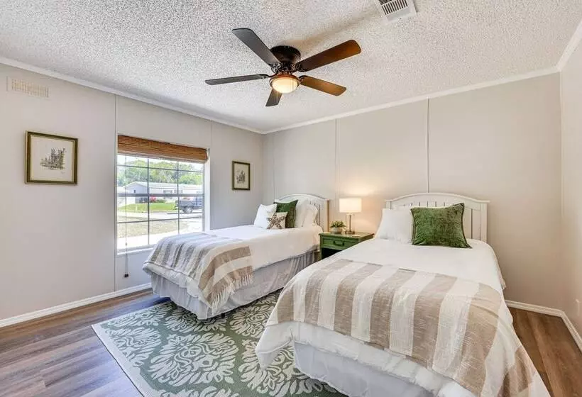 St Augustine Home W/ Dock & Lift On St Johns River