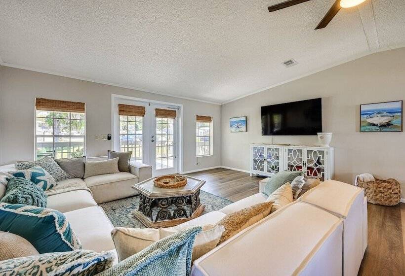 St Augustine Home W/ Dock & Lift On St Johns River