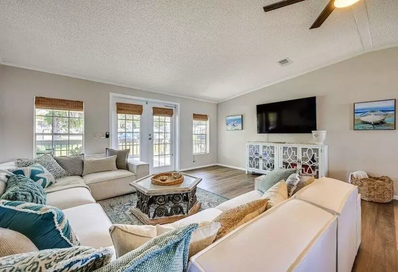 St Augustine Home W/ Dock & Lift On St Johns River