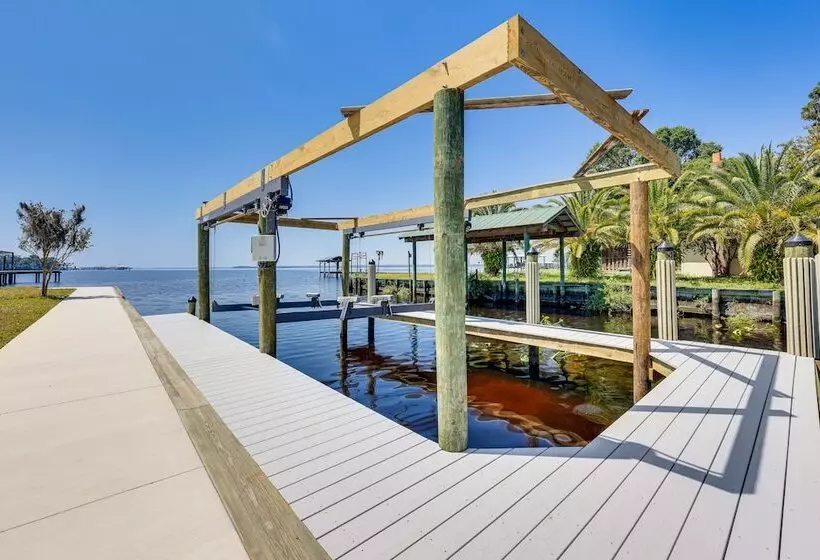 St Augustine Home W/ Dock & Lift On St Johns River