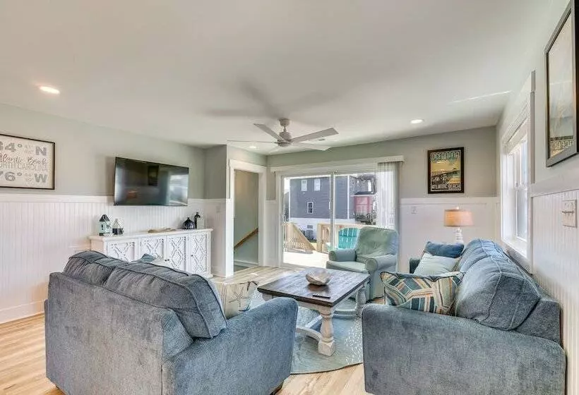 Atlantic Beach Home W/ Deck & Grill: Walk To Beach