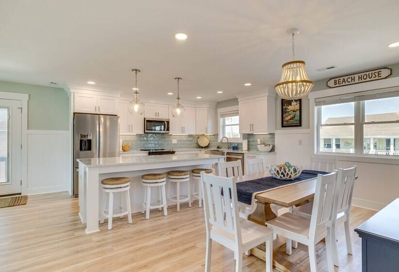 Atlantic Beach Home W/ Deck & Grill: Walk To Beach