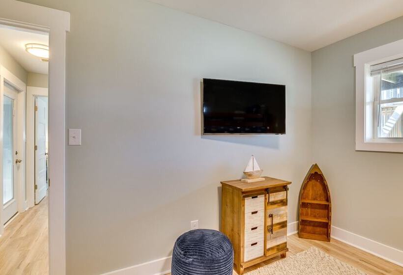 Atlantic Beach Home W/ Deck & Grill: Walk To Beach