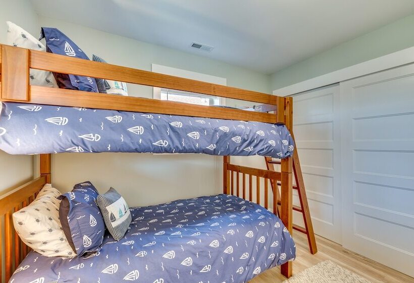 Atlantic Beach Home W/ Deck & Grill: Walk To Beach