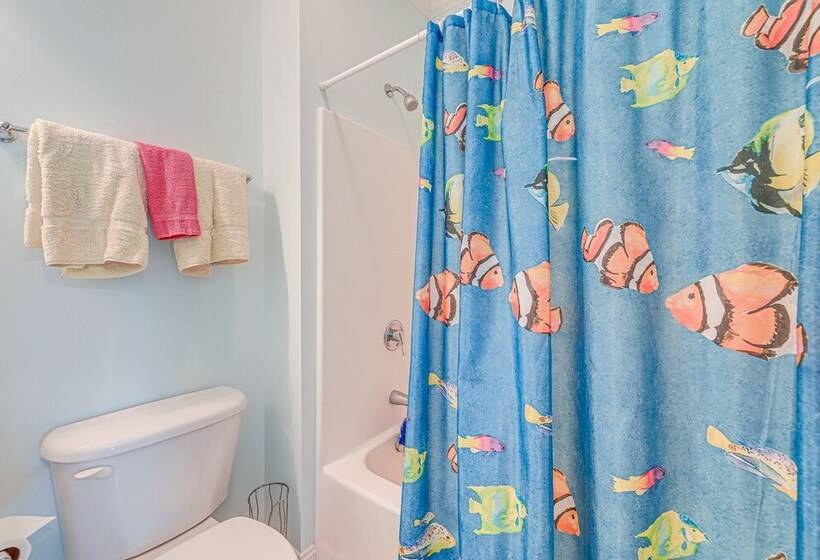 Atlantic Beach Retreat W/ 2 Decks: Steps To Beach!