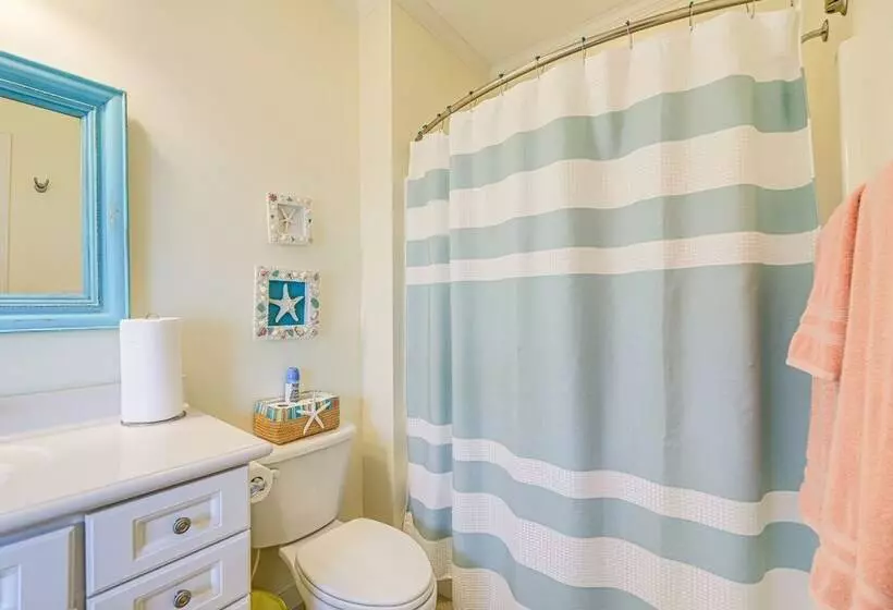 Atlantic Beach Retreat W/ 2 Decks: Steps To Beach!