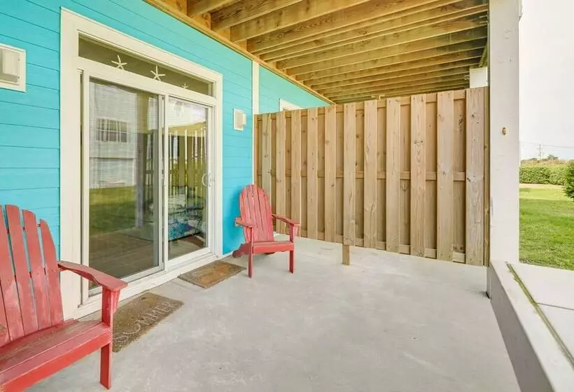 Atlantic Beach Retreat W/ 2 Decks: Steps To Beach!