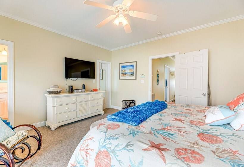 Atlantic Beach Retreat W/ 2 Decks: Steps To Beach!