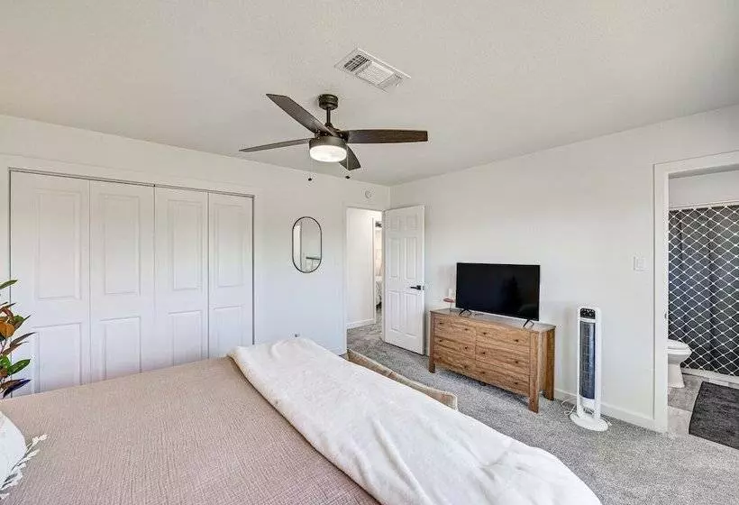 Bright Home W/ Fire Pit: Near Possum Kingdom Lake!