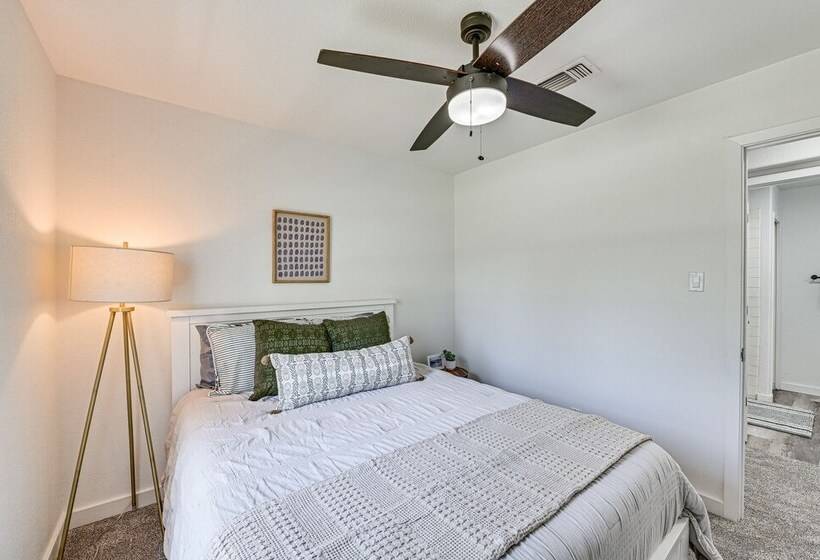 Bright Home W/ Fire Pit: Near Possum Kingdom Lake!