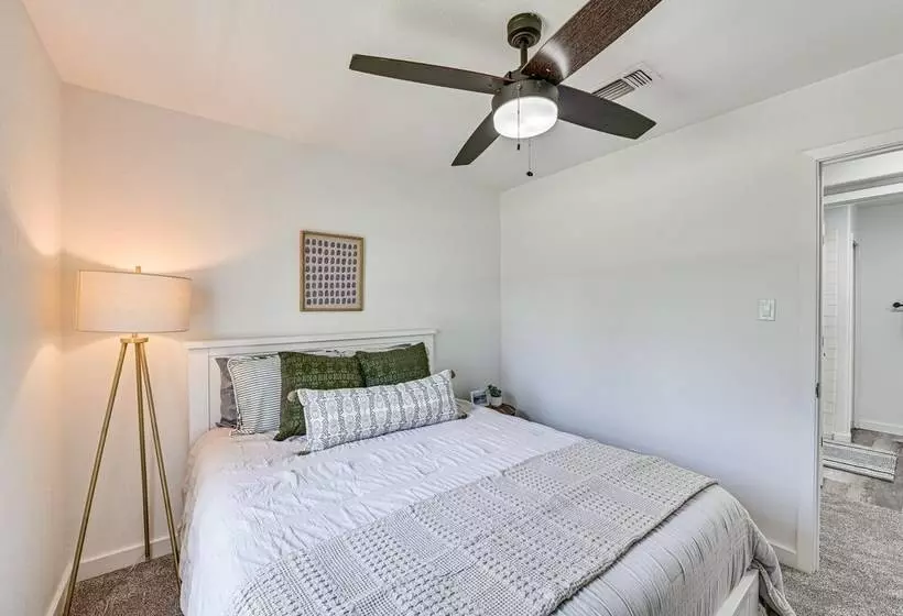 Bright Home W/ Fire Pit: Near Possum Kingdom Lake!