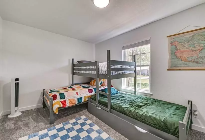 Bright Home W/ Fire Pit: Near Possum Kingdom Lake!
