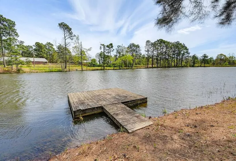 Broken Bow Cabin W/ Hot Tub & Fishing On Site!