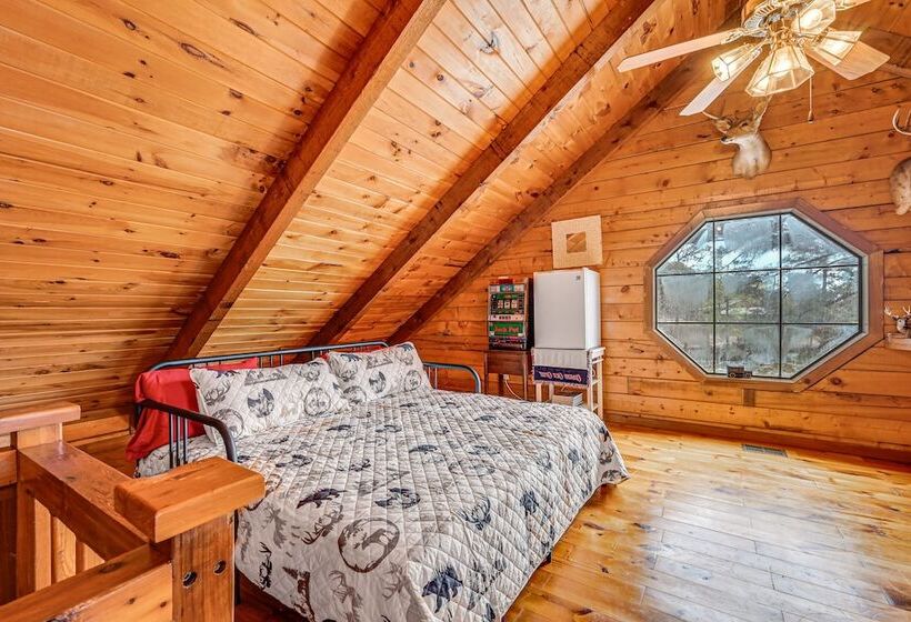 Broken Bow Cabin W/ Hot Tub & Fishing On Site!