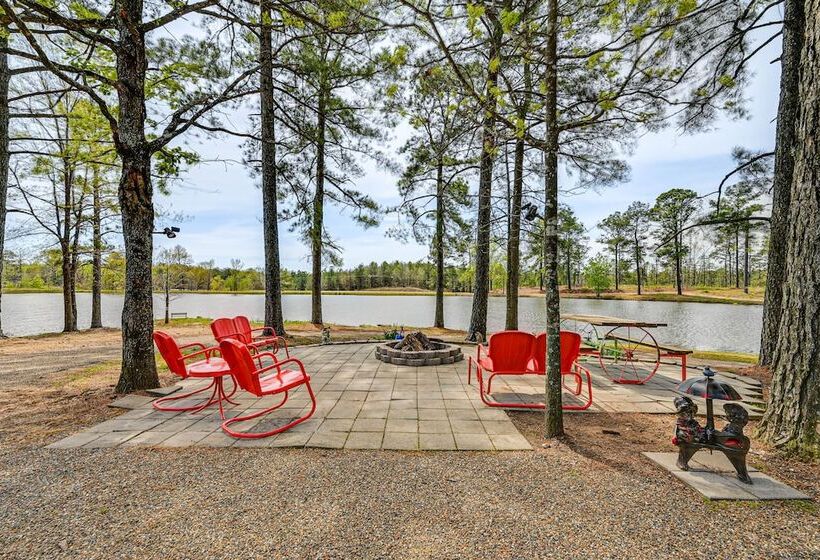 Broken Bow Cabin W/ Hot Tub & Fishing On Site!