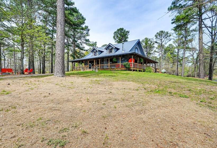 Broken Bow Cabin W/ Hot Tub & Fishing On Site!