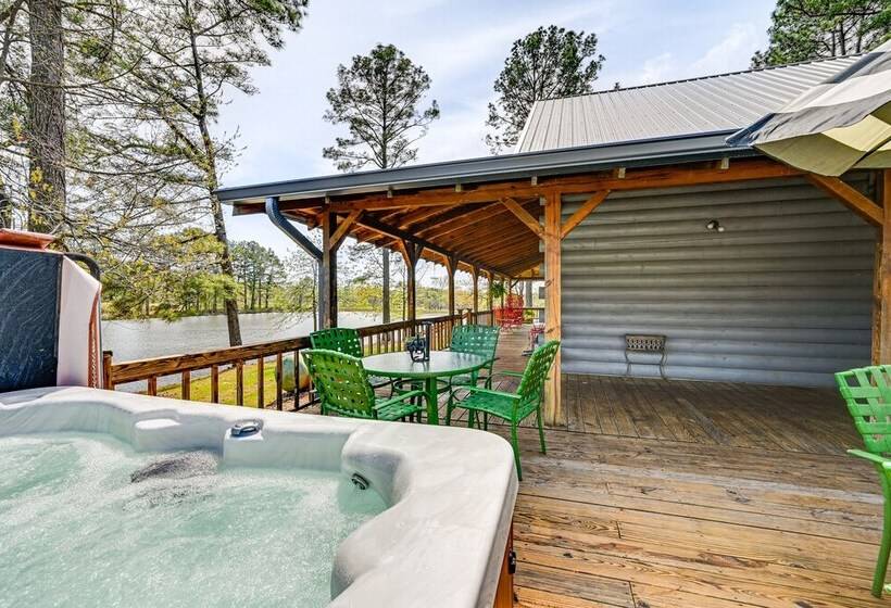 Broken Bow Cabin W/ Hot Tub & Fishing On Site!