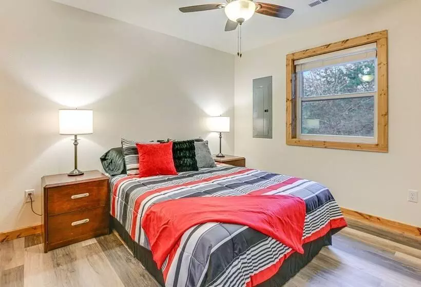 Castle Rock Lake Cabin: Water & Trail Access!