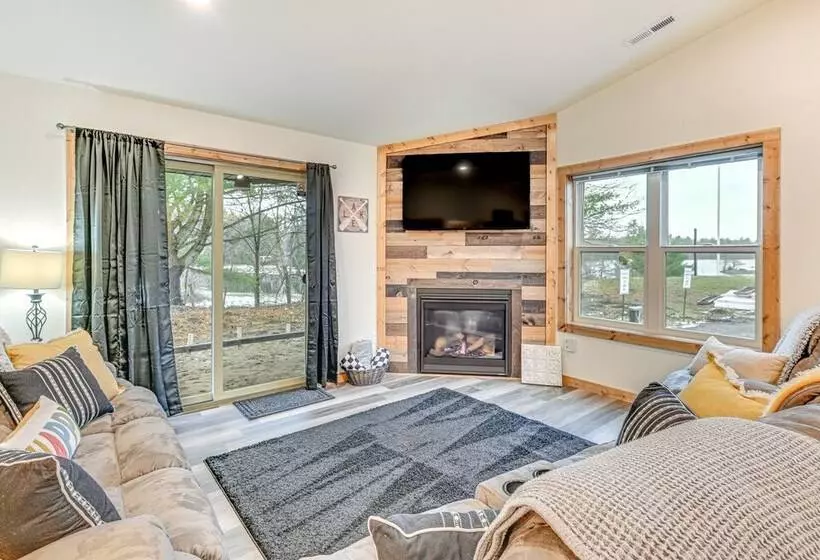 Castle Rock Lake Cabin: Water & Trail Access!