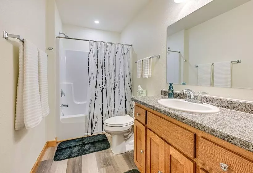 Castle Rock Lake Cabin: Water & Trail Access!