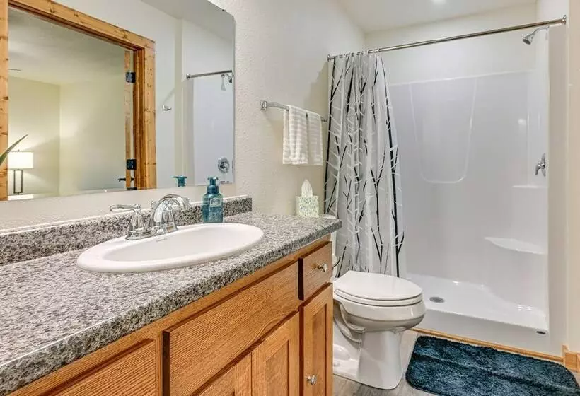 Castle Rock Lake Cabin: Water & Trail Access!