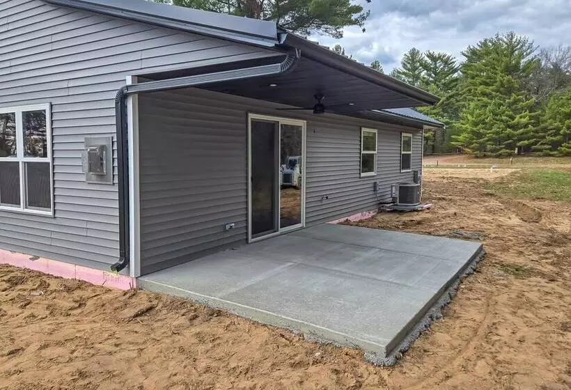 Castle Rock Lake Cabin: Water & Trail Access!