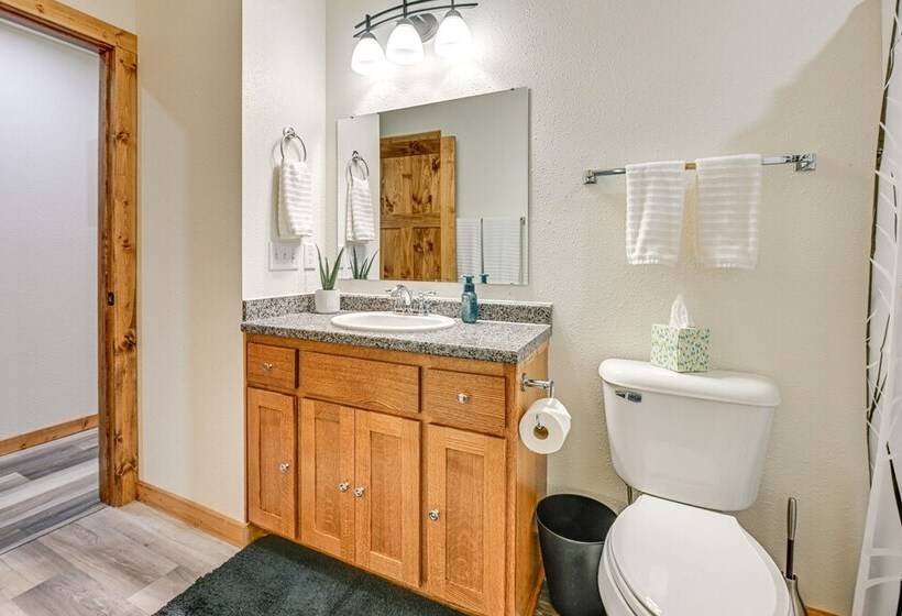 Castle Rock Lake Cabin: Water & Trail Access!