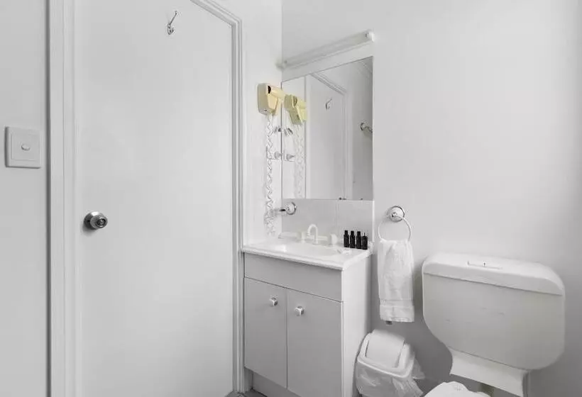 Costello Hotels   Moonta Bay Cabins