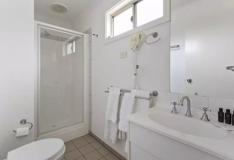 Costello Hotels   Moonta Bay Cabins