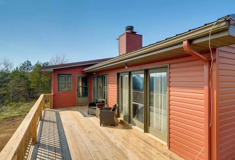 Cozy Belgrade Cottage W/ Wood Burning Stove!