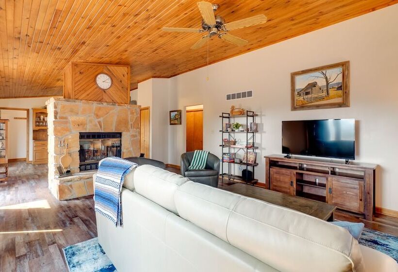 Cozy Belgrade Cottage W/ Wood Burning Stove!