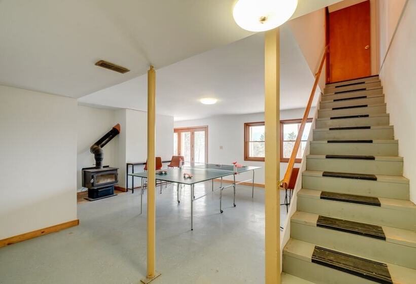 Cozy Belgrade Cottage W/ Wood Burning Stove!