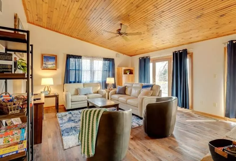 Cozy Belgrade Cottage W/ Wood Burning Stove!