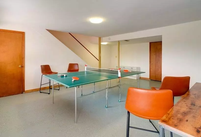 Cozy Belgrade Cottage W/ Wood Burning Stove!