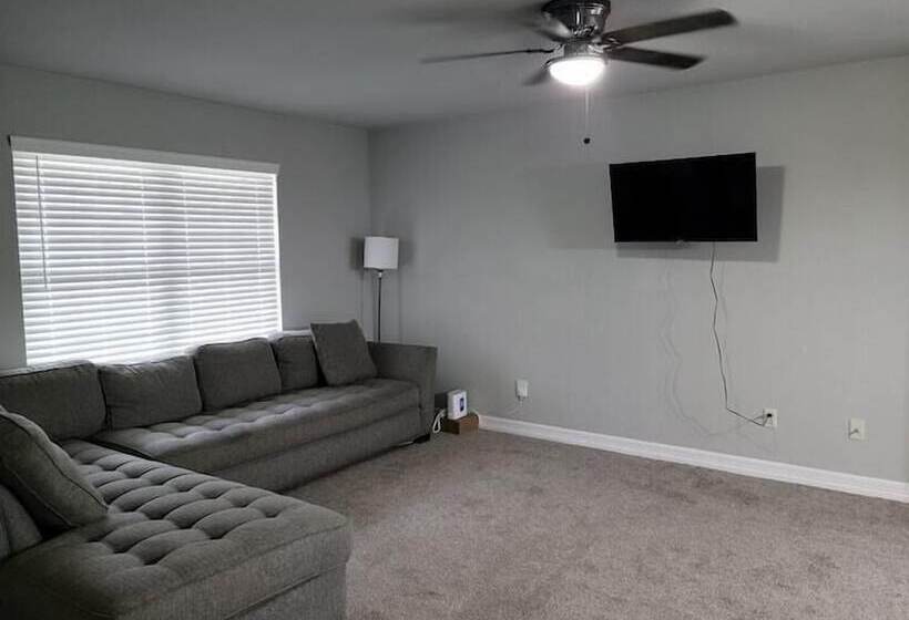 Cute And Cozy Hostel