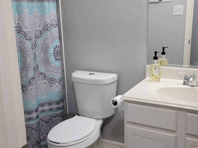 Cute And Cozy Hostel