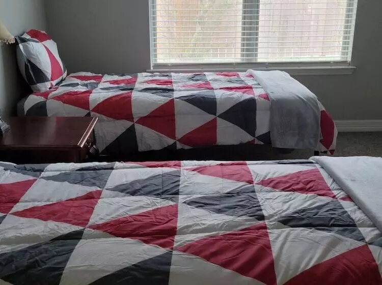 Cute And Cozy Hostel