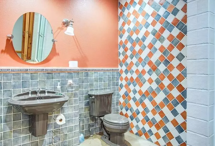 Family Home W/ Indoor Pool ~ 2 Mi To Elkhart Lake!