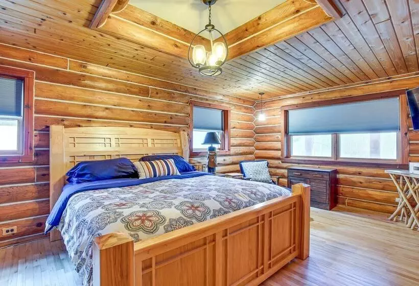 Family Home W/ Indoor Pool ~ 2 Mi To Elkhart Lake!