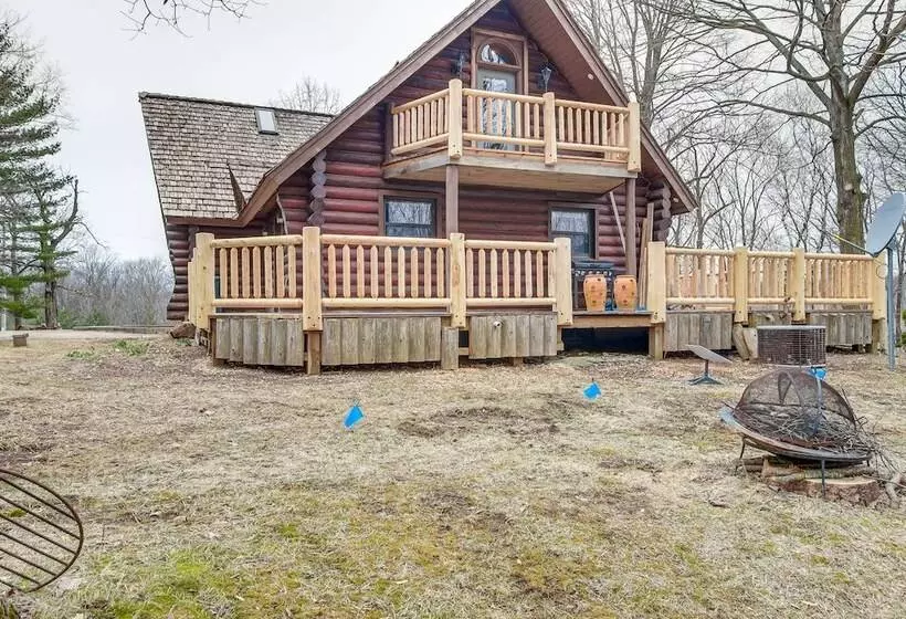 Family Home W/ Indoor Pool ~ 2 Mi To Elkhart Lake!