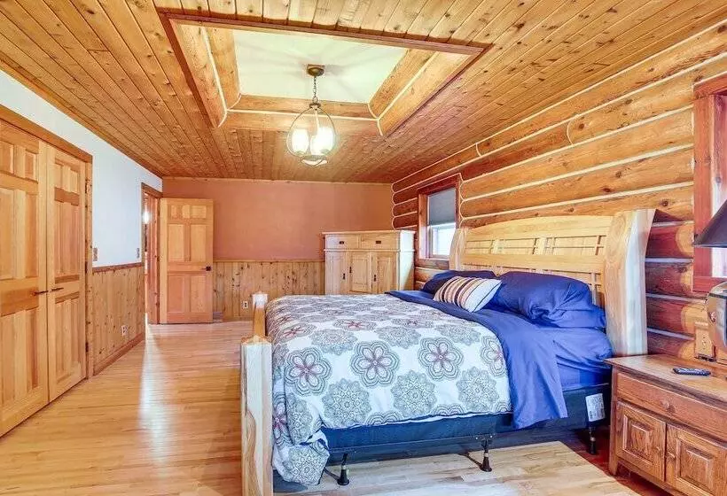 Family Home W/ Indoor Pool ~ 2 Mi To Elkhart Lake!