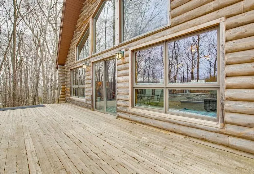 Family Home W/ Indoor Pool ~ 2 Mi To Elkhart Lake!