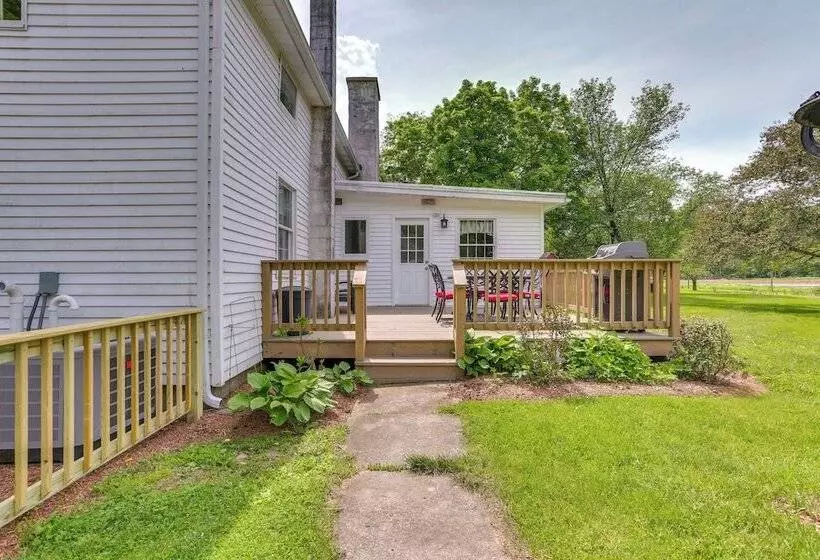 Historic Farmhouse In Layton W/ Deck!
