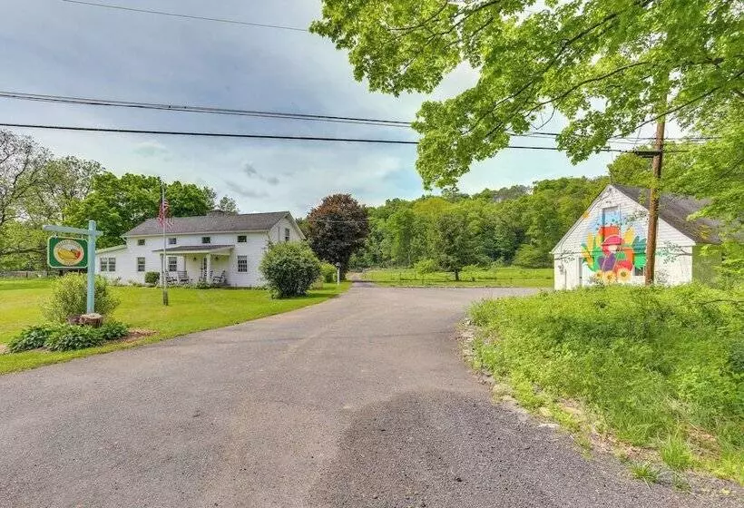 Historic Farmhouse In Layton W/ Deck!