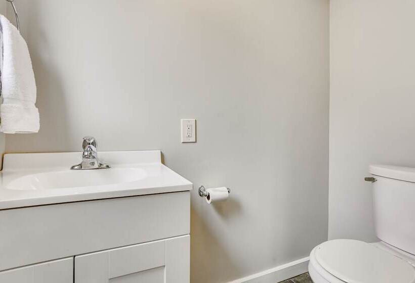 Historic Farmhouse In Layton W/ Deck!