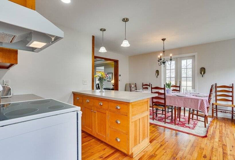 Historic Farmhouse In Layton W/ Deck!