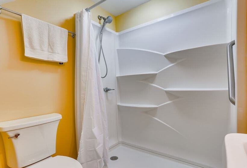 Historic Farmhouse In Layton W/ Deck!